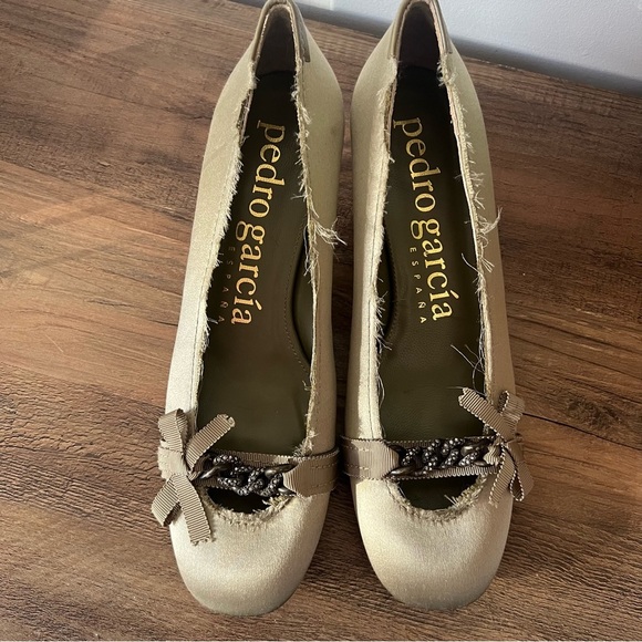 Pedro Garcia Satin & Swarovsky Crystals Heels - Picture 5 of 15